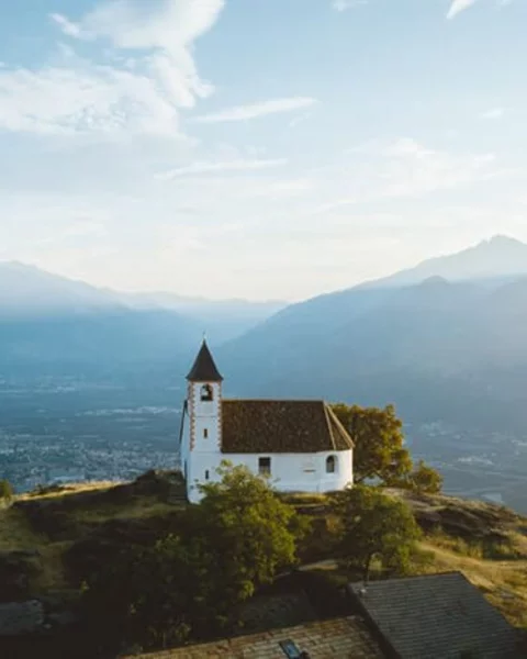 Die St. Hippolyt Kirche besuchen