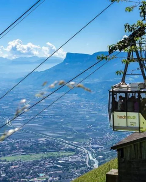 Mit der Seilbahn auf die Muthöfe fahren