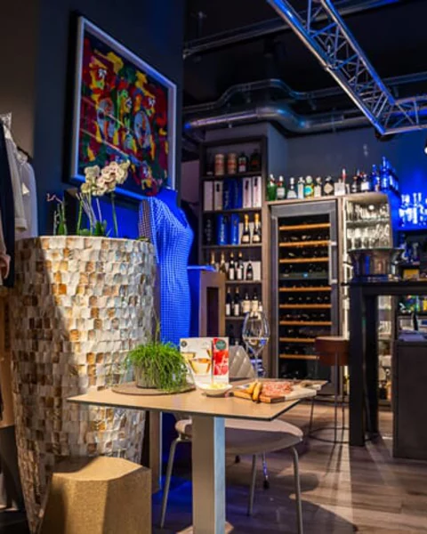 OnTour4U concept store & lounge