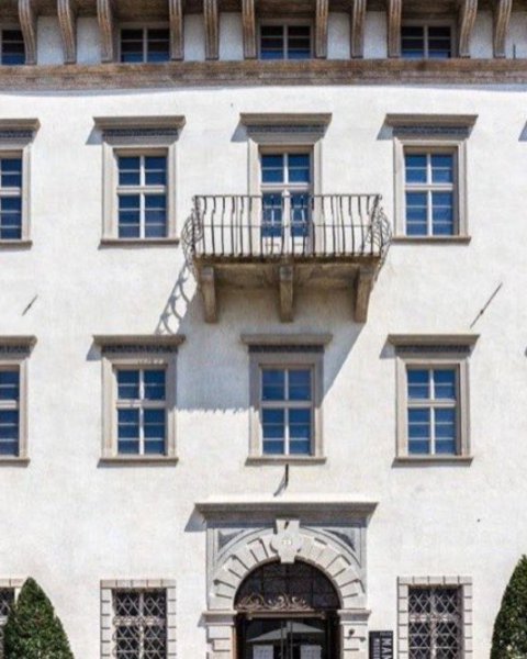 eingang stadtmuseum meran 00568 1200x800 1024x683