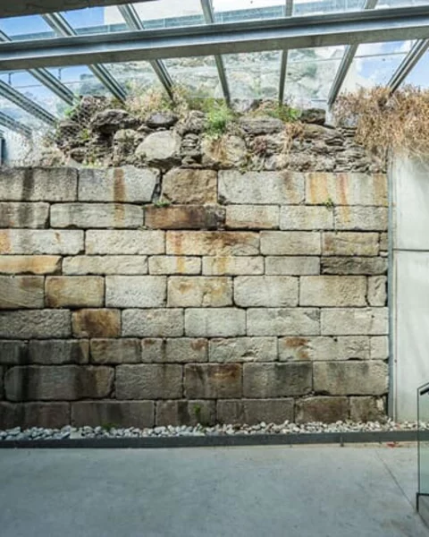 Dem Brückenkopf Museum einen Besuch abstatten