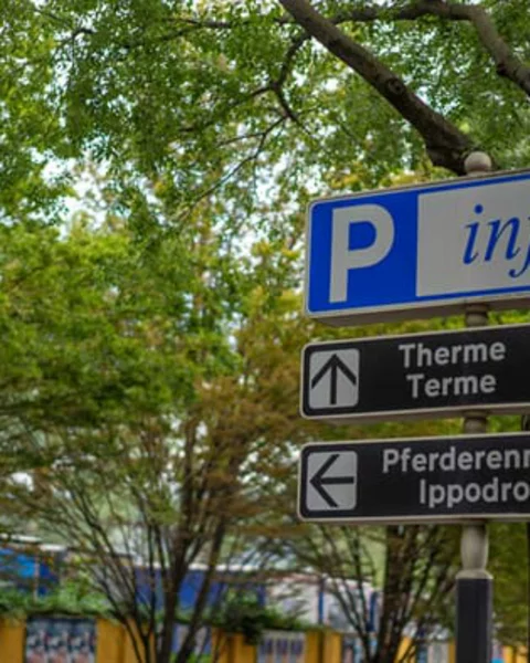 Parkplätze in Meran