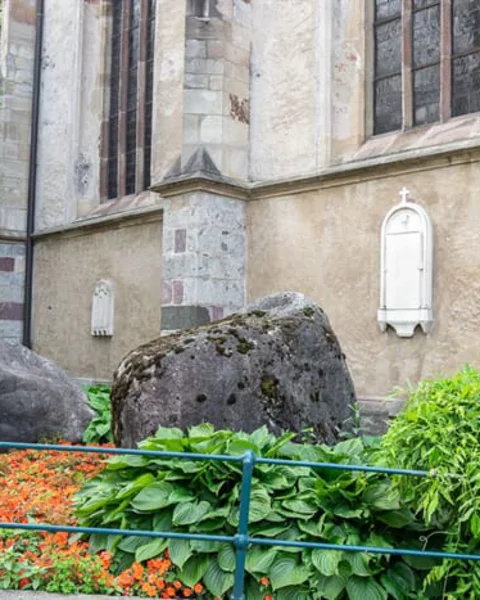 steine kirche2