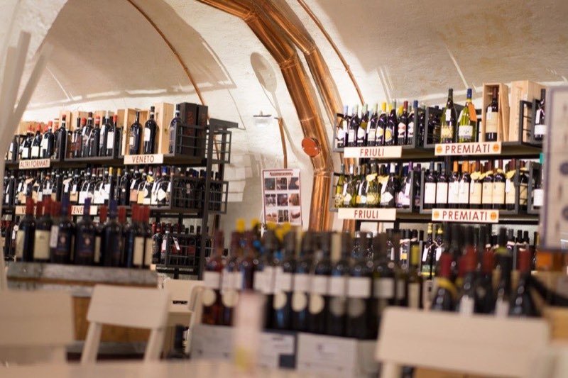 Das Signorvino unter den Meraner Lauben